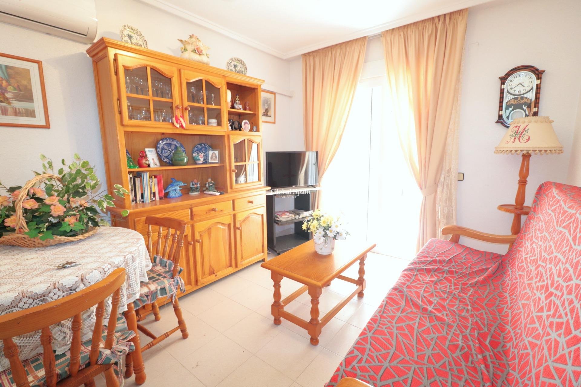 Revente - APPARTEMENT -
TORREVIEJA - Acequion