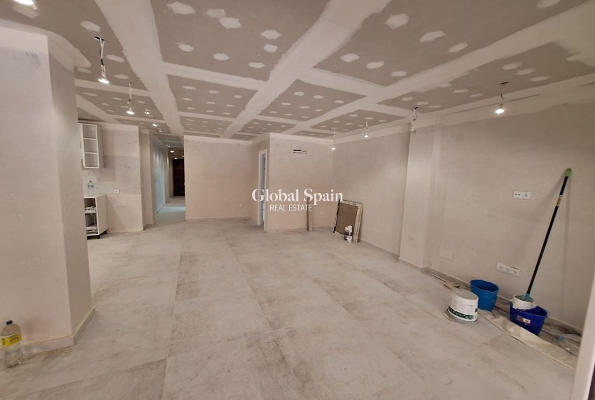 Revente - APPARTEMENT -
TORREVIEJA - Acequion