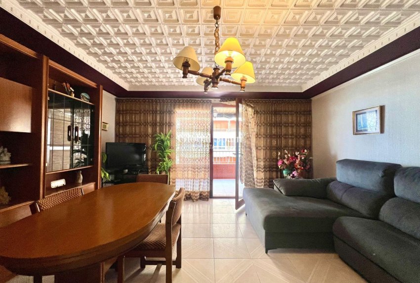 Revente - APPARTEMENT -
TORREVIEJA - Acequion