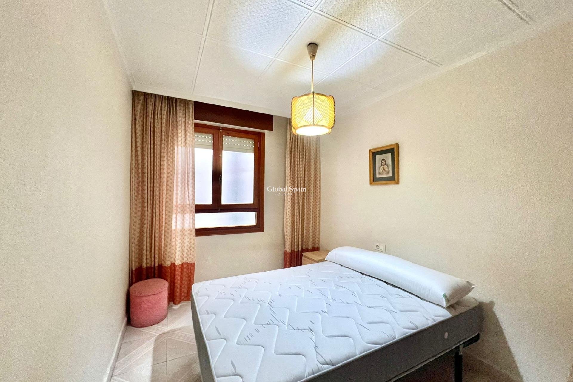 Revente - APPARTEMENT -
TORREVIEJA - Acequion