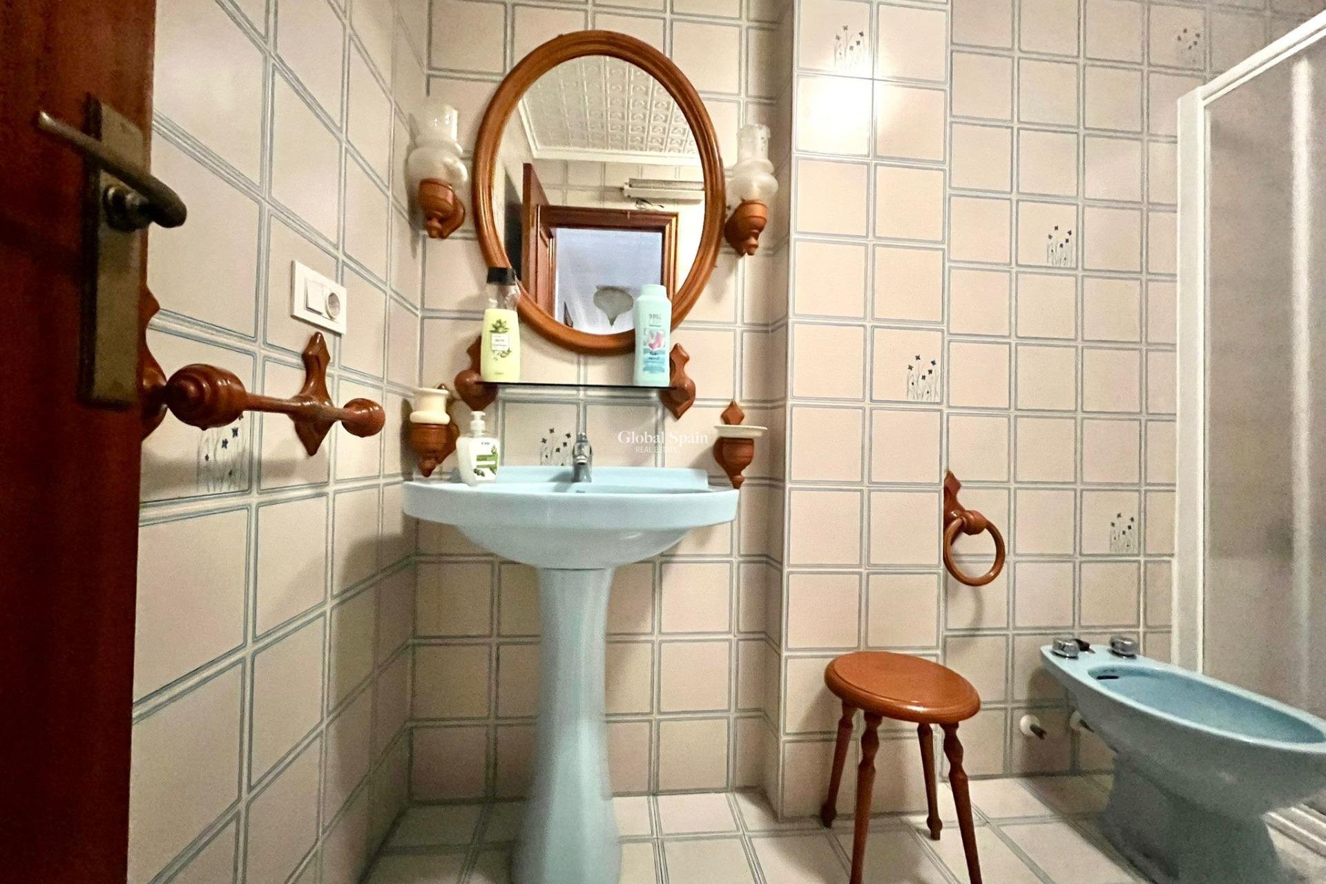 Revente - APPARTEMENT -
TORREVIEJA - Acequion