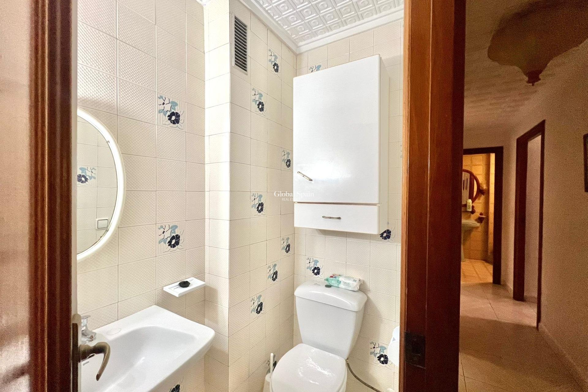 Revente - APPARTEMENT -
TORREVIEJA - Acequion