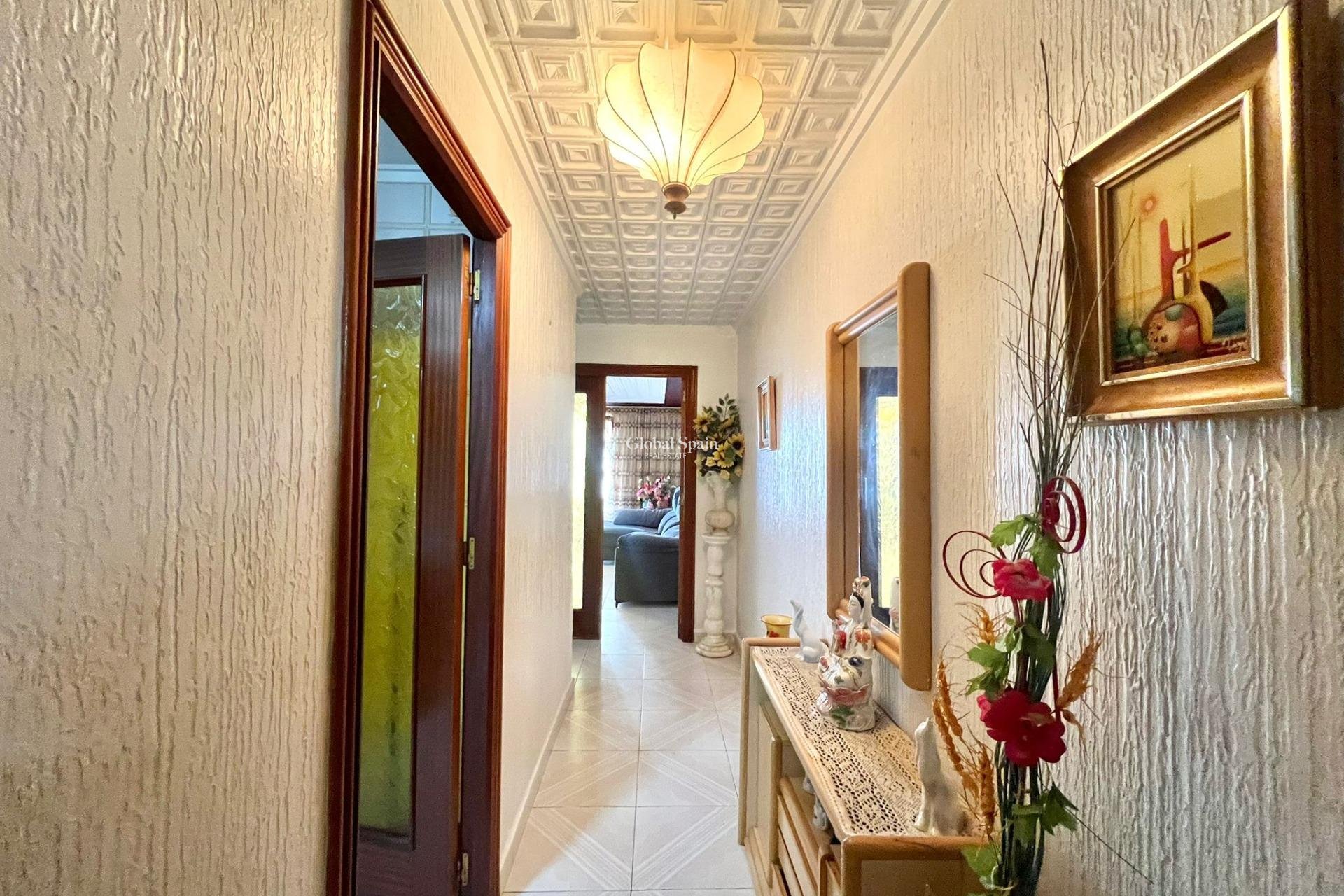 Revente - APPARTEMENT -
TORREVIEJA - Acequion