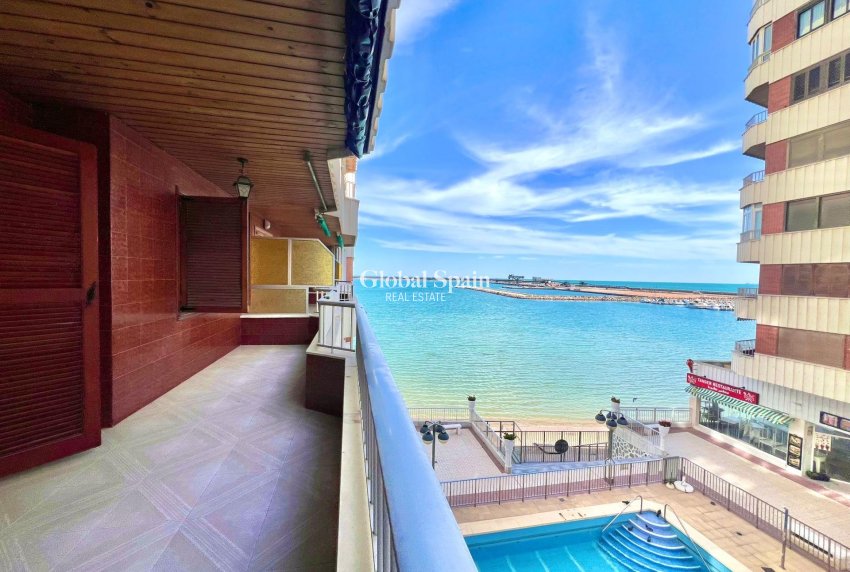 Revente - APPARTEMENT -
TORREVIEJA - Acequion