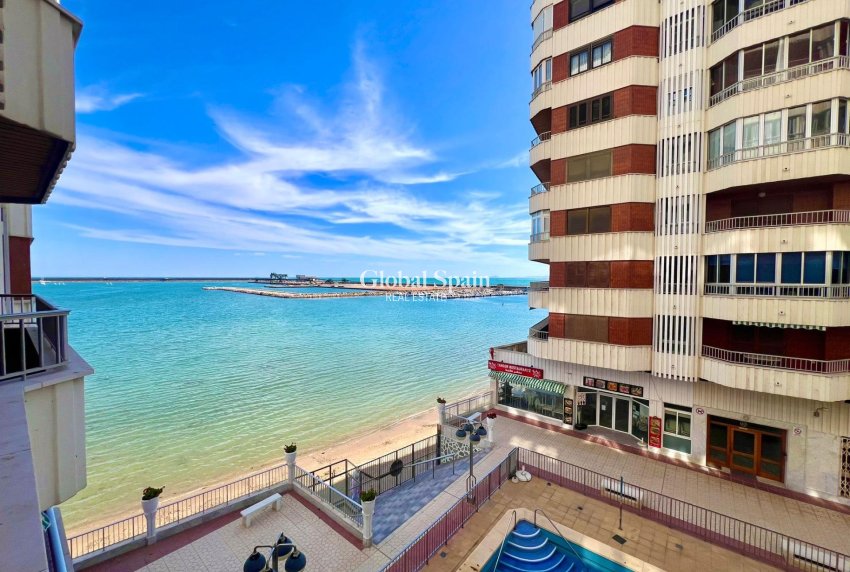 Revente - APPARTEMENT -
TORREVIEJA - Acequion