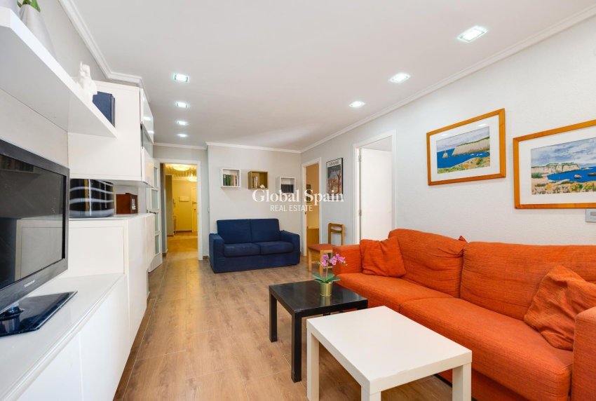 Revente - APPARTEMENT -
TORREVIEJA - Acequion