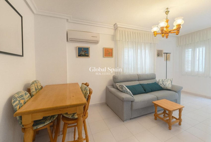 Revente - APPARTEMENT -
TORREVIEJA - Acequion