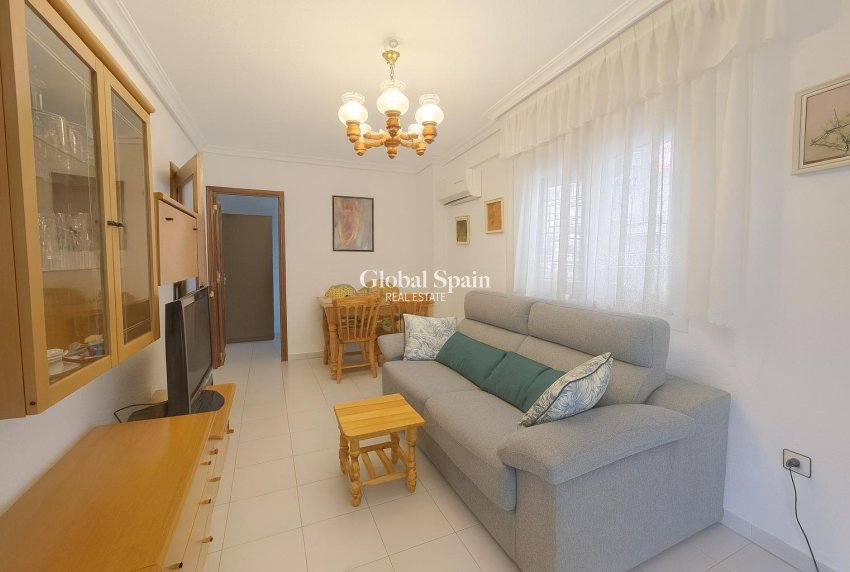 Revente - APPARTEMENT -
TORREVIEJA - Acequion