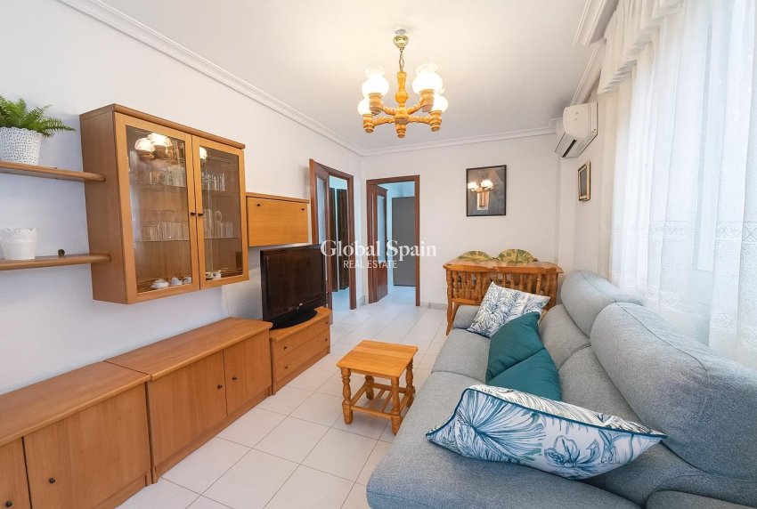 Revente - APPARTEMENT -
TORREVIEJA - Acequion