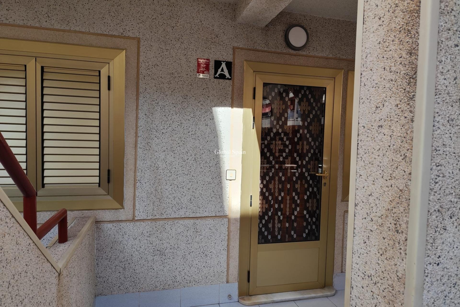 Revente - APPARTEMENT -
TORREVIEJA - Acequion