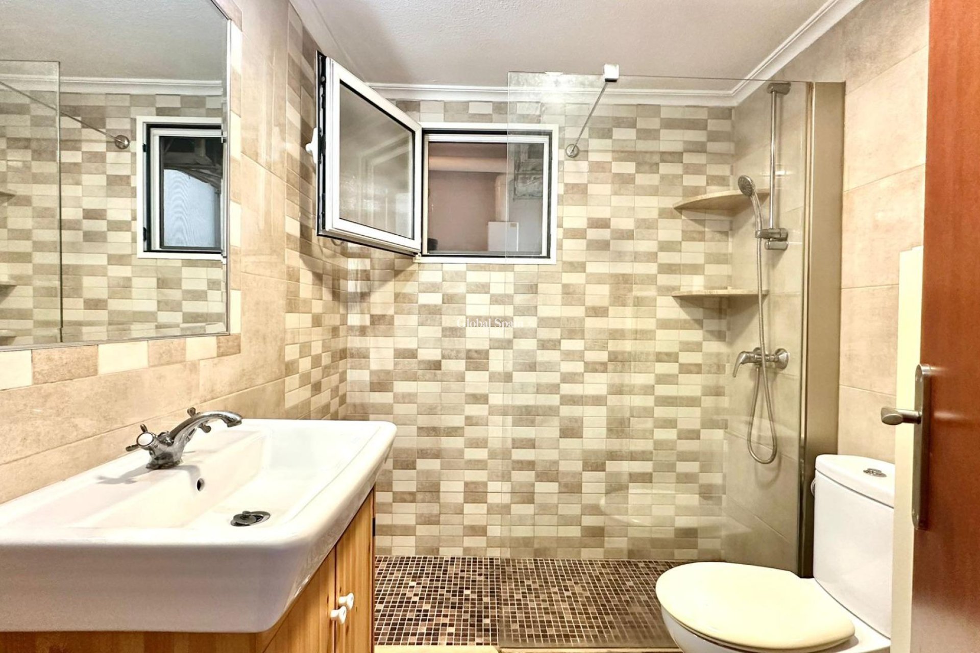 Revente - APPARTEMENT -
TORREVIEJA - Acequion