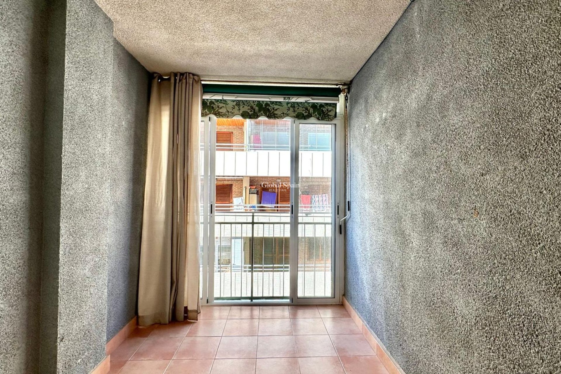 Revente - APPARTEMENT -
TORREVIEJA - Acequion