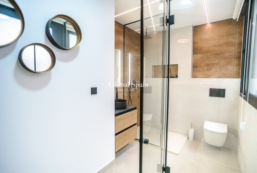 Revente - APPARTEMENT -
TORREVIEJA - Acequion