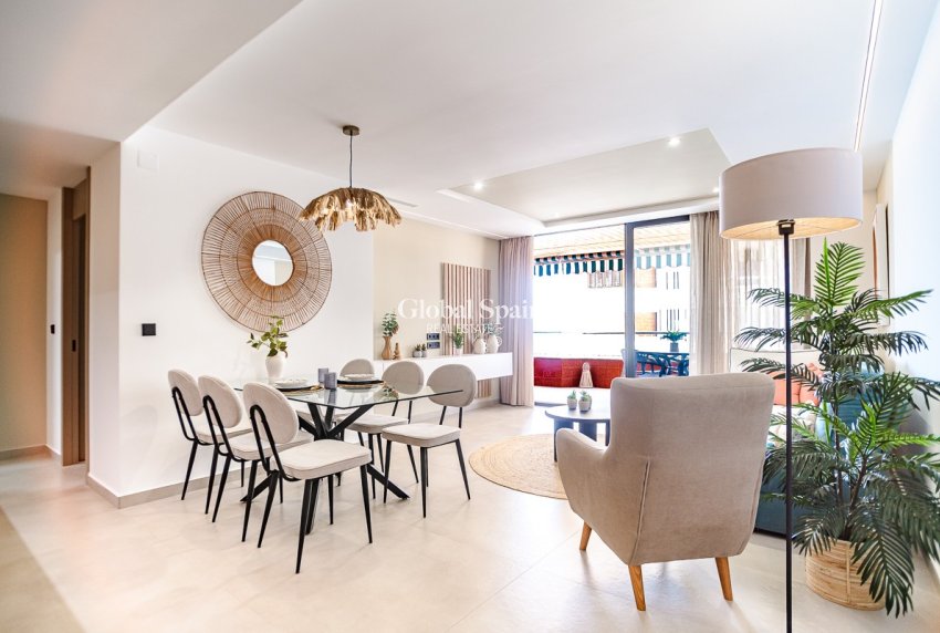 Revente - APPARTEMENT -
TORREVIEJA - Acequion