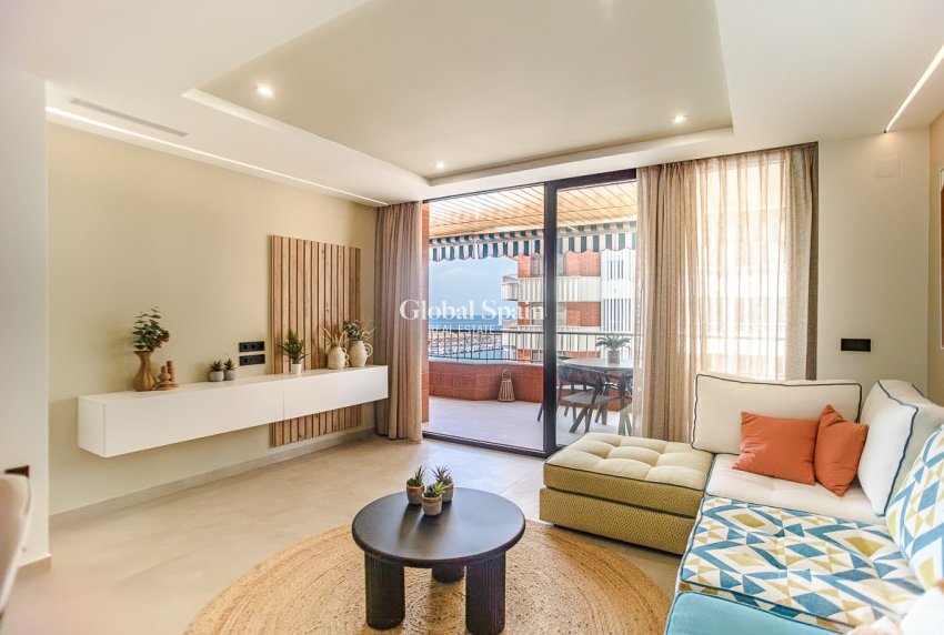 Revente - APPARTEMENT -
TORREVIEJA - Acequion