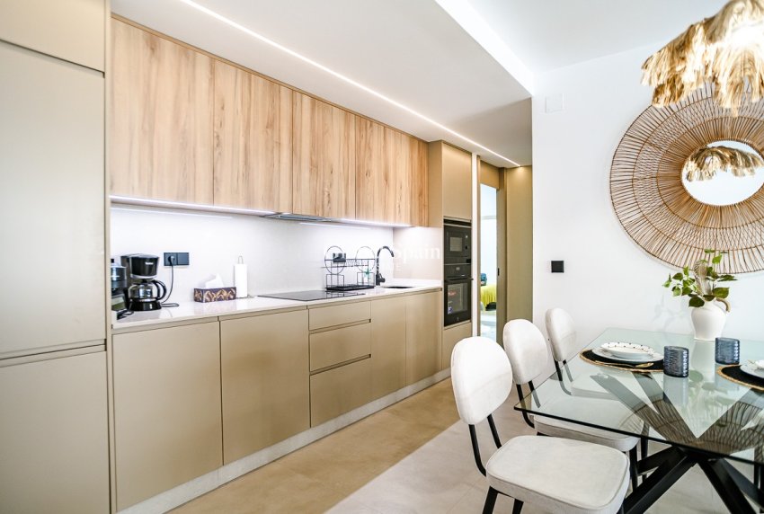 Revente - APPARTEMENT -
TORREVIEJA - Acequion