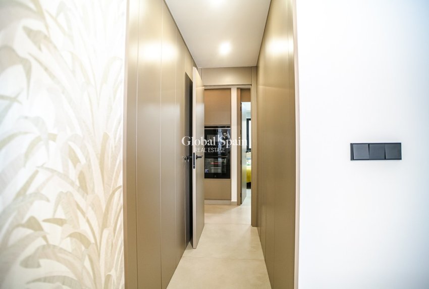 Revente - APPARTEMENT -
TORREVIEJA - Acequion