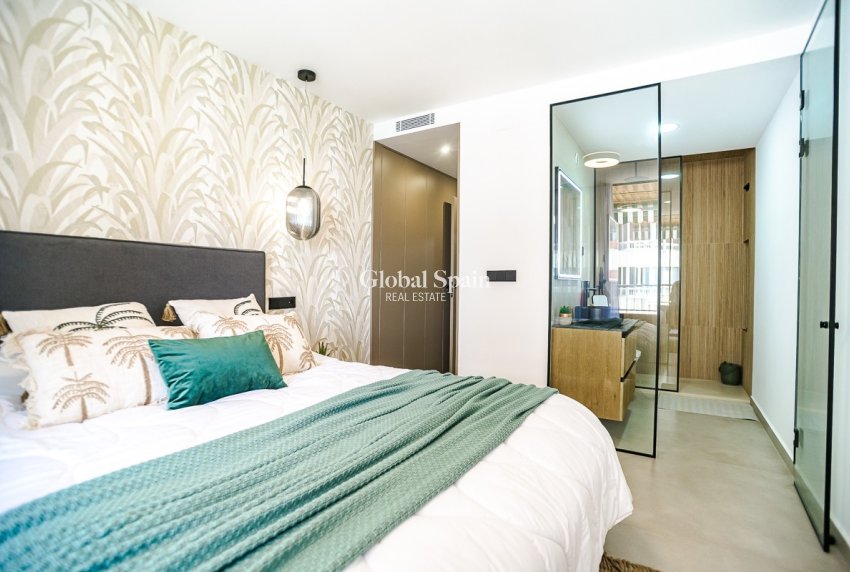 Revente - APPARTEMENT -
TORREVIEJA - Acequion