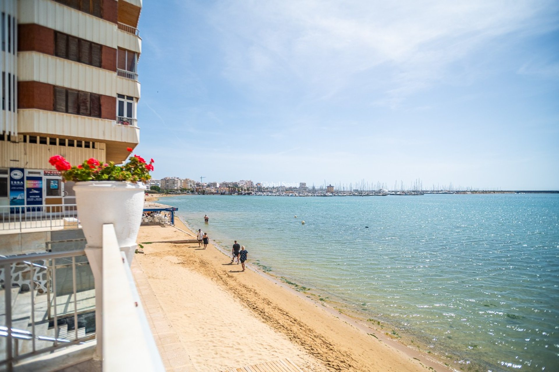 Revente - APPARTEMENT -
TORREVIEJA - Acequion