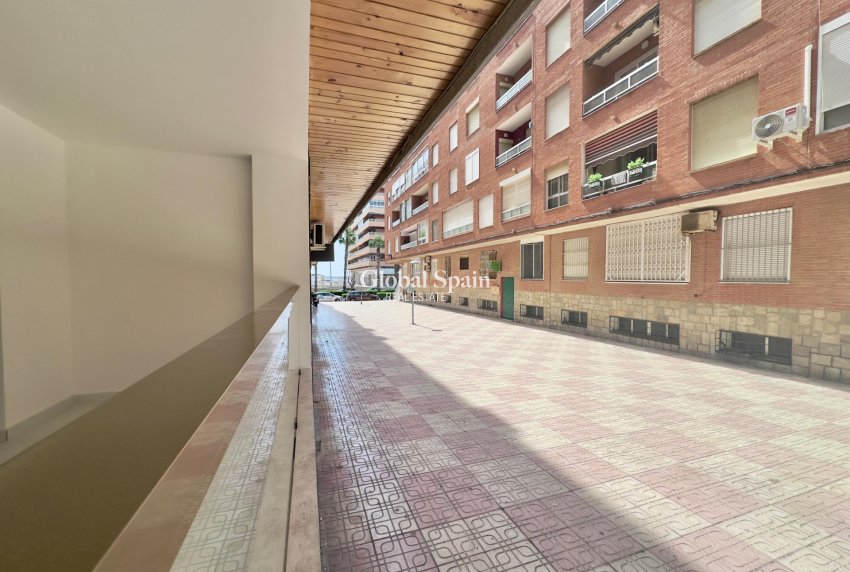 Revente - APPARTEMENT -
TORREVIEJA - Acequion
