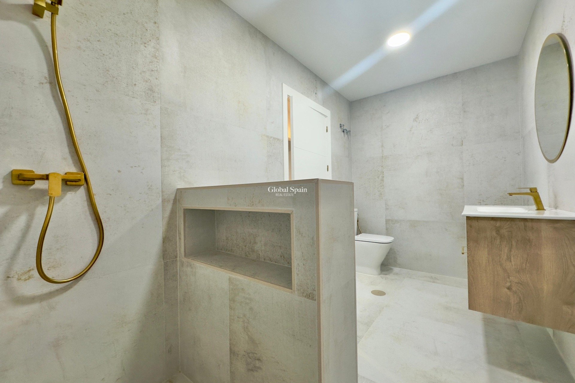 Revente - APPARTEMENT -
TORREVIEJA - Acequion