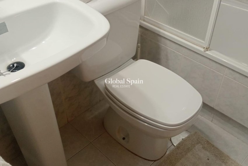 Revente - APPARTEMENT -
TORREVIEJA - Acequion