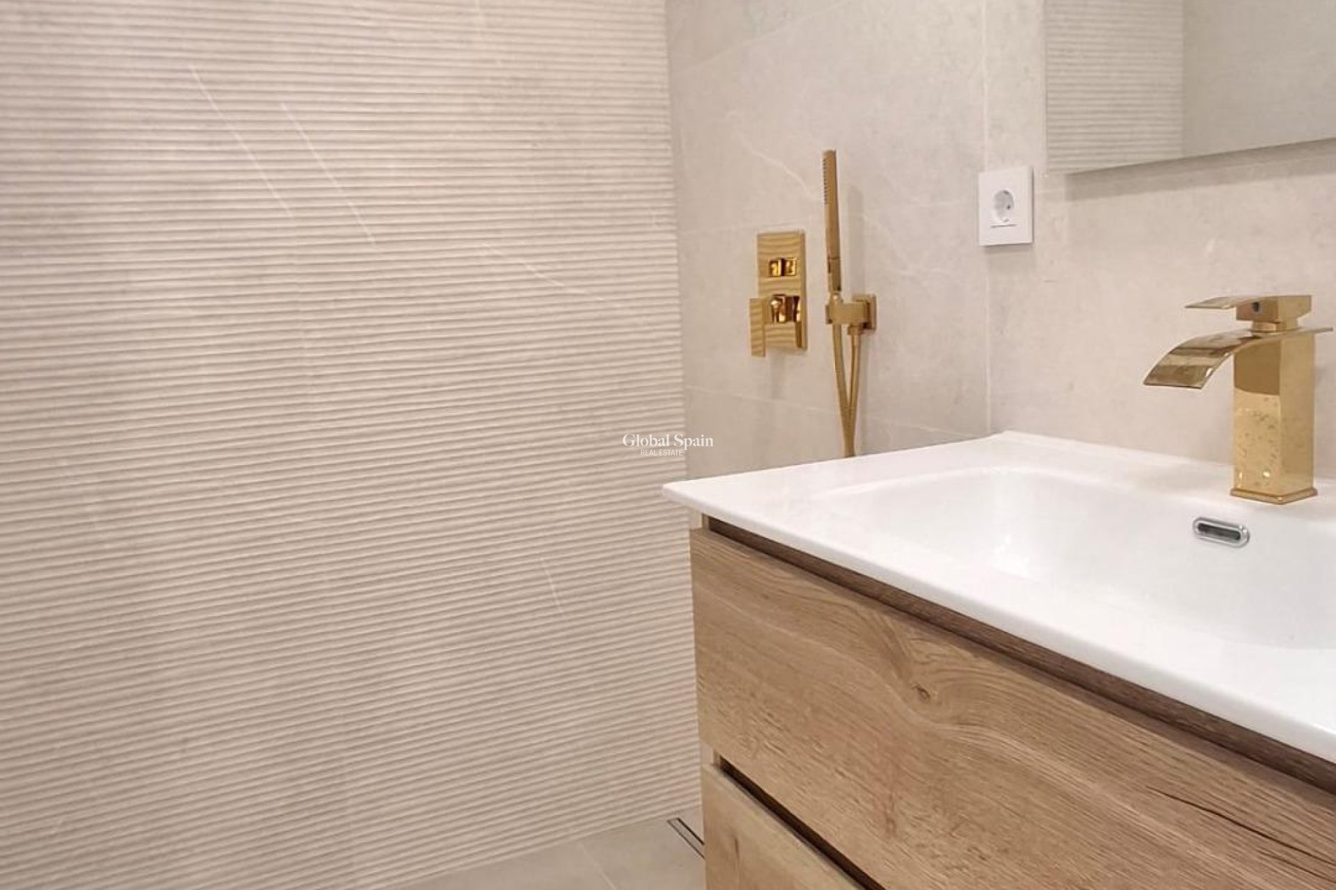 Revente - APPARTEMENT -
TORREVIEJA - Acequion