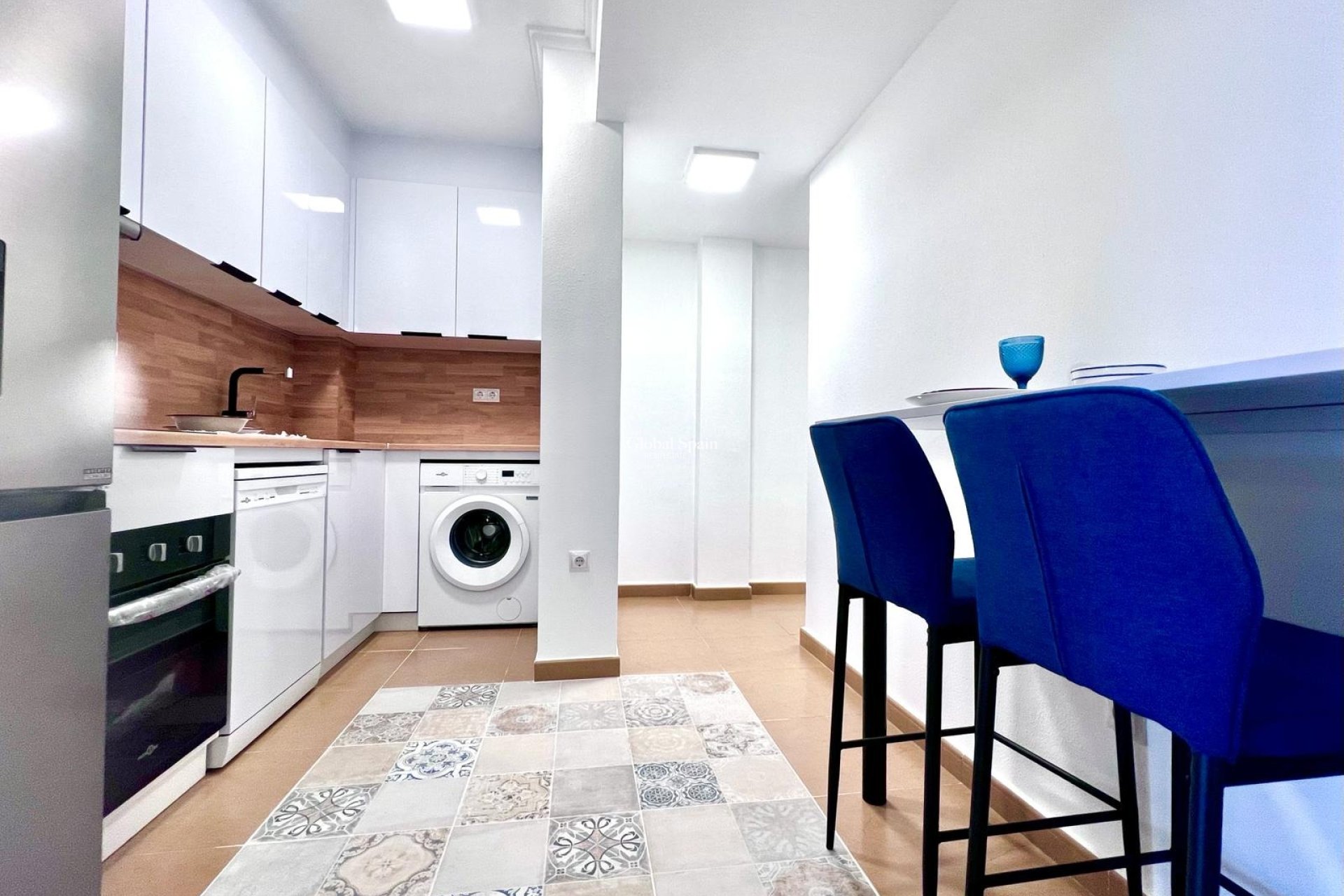 Revente - APPARTEMENT -
TORREVIEJA - Acequion