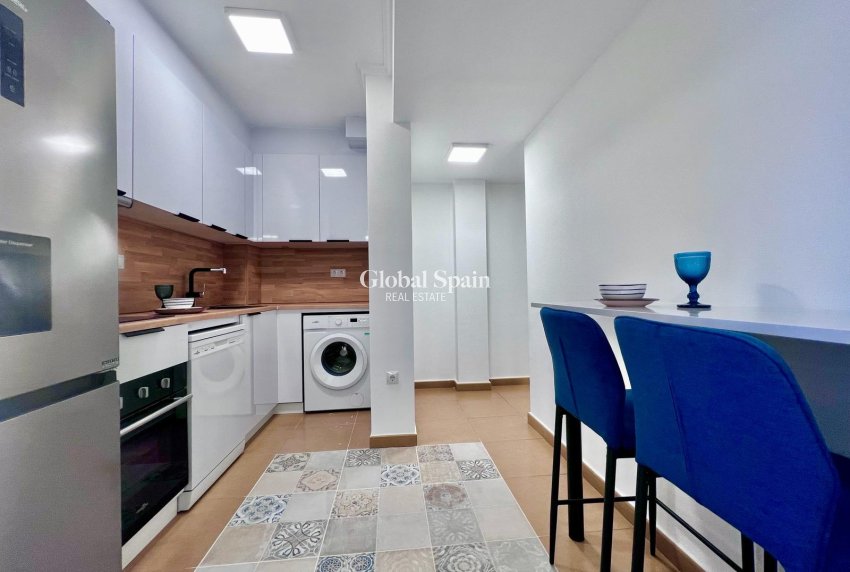 Revente - APPARTEMENT -
TORREVIEJA - Acequion
