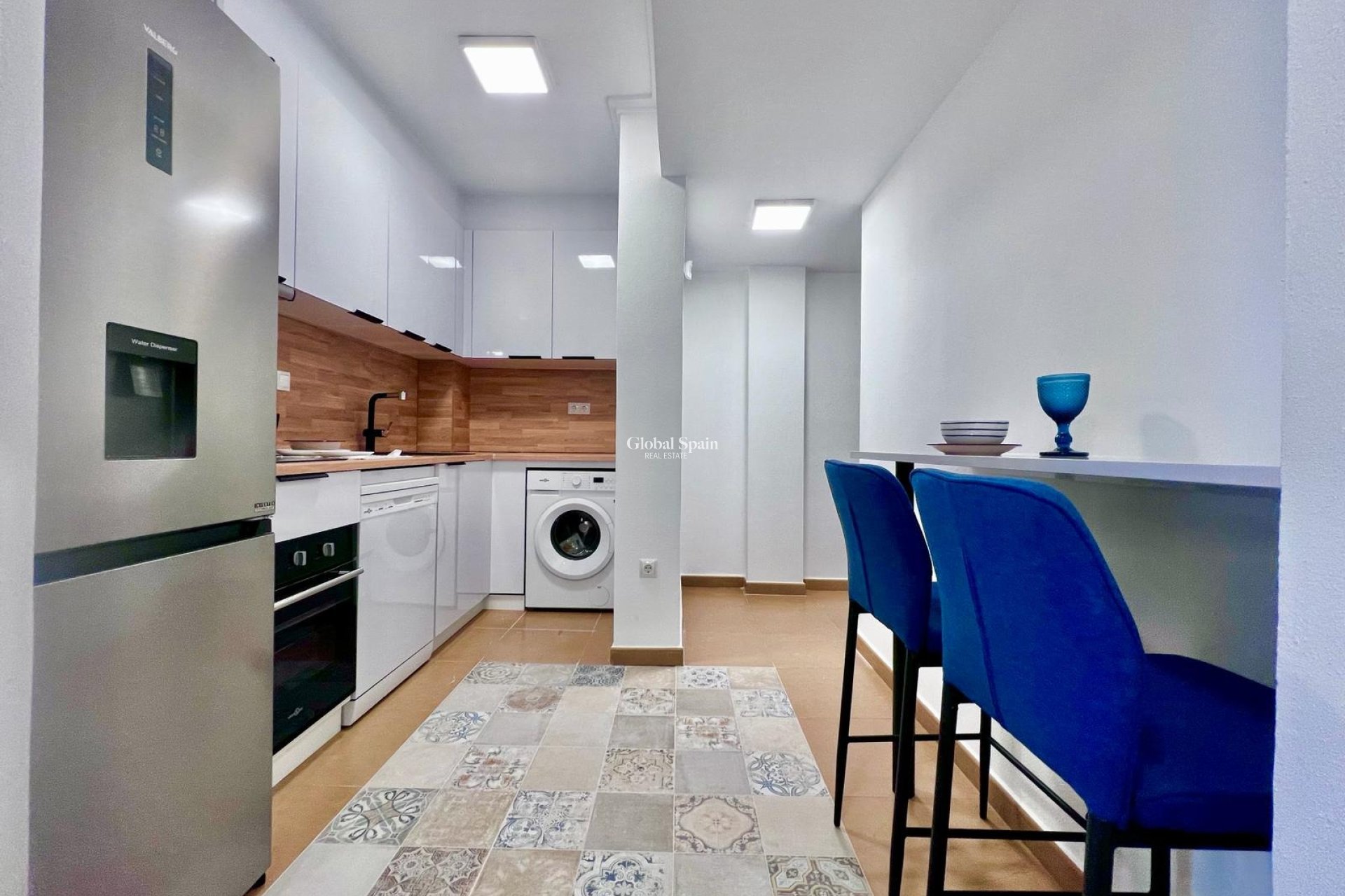 Revente - APPARTEMENT -
TORREVIEJA - Acequion