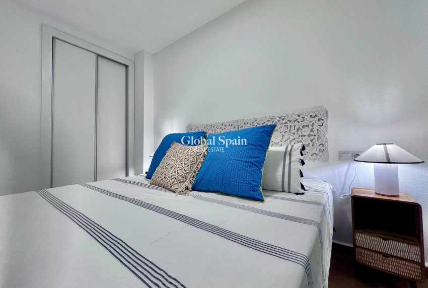 Revente - APPARTEMENT -
TORREVIEJA - Acequion