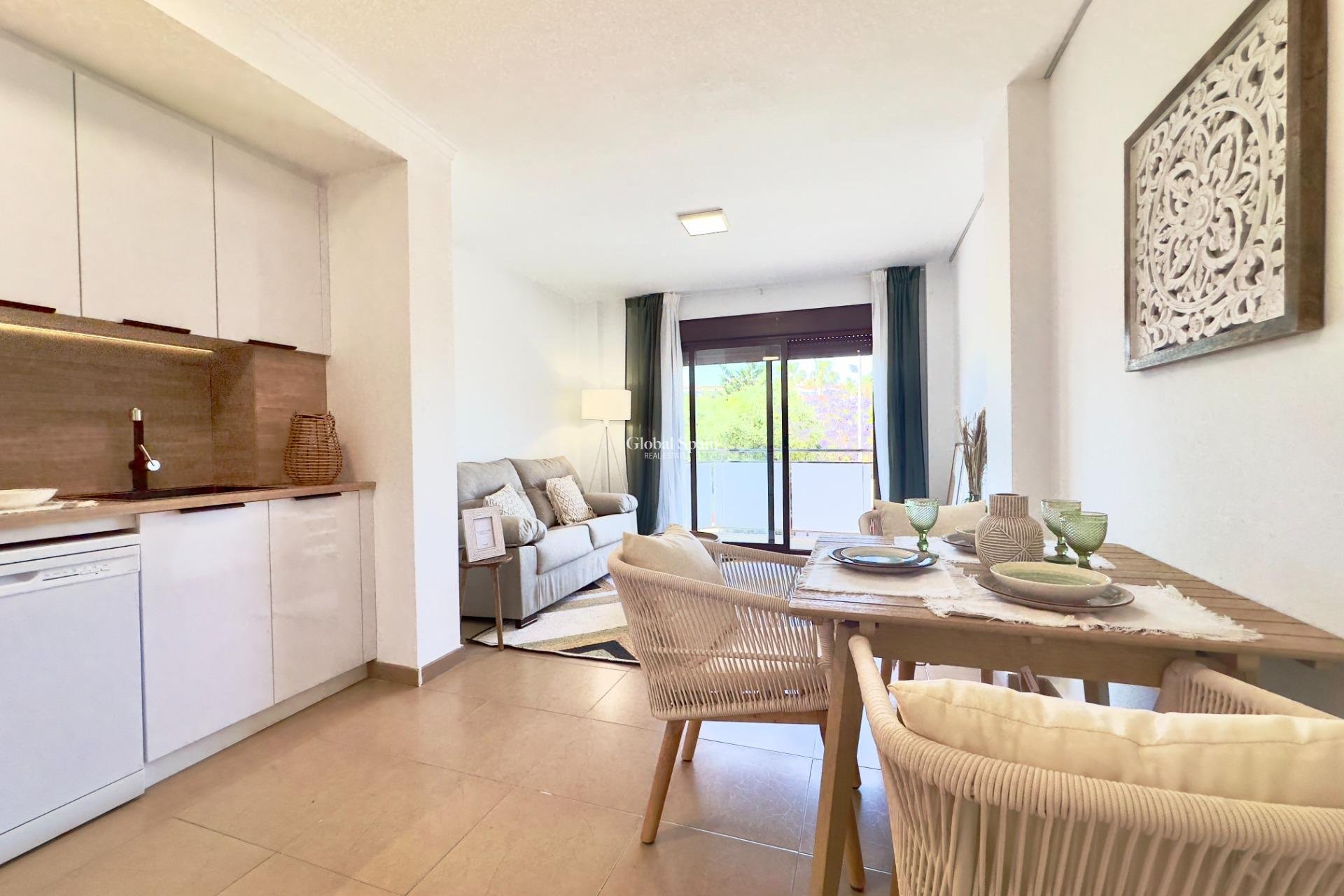 Revente - APPARTEMENT -
TORREVIEJA - Acequion