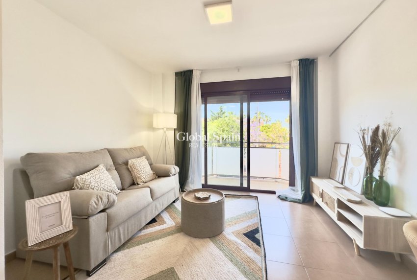 Revente - APPARTEMENT -
TORREVIEJA - Acequion