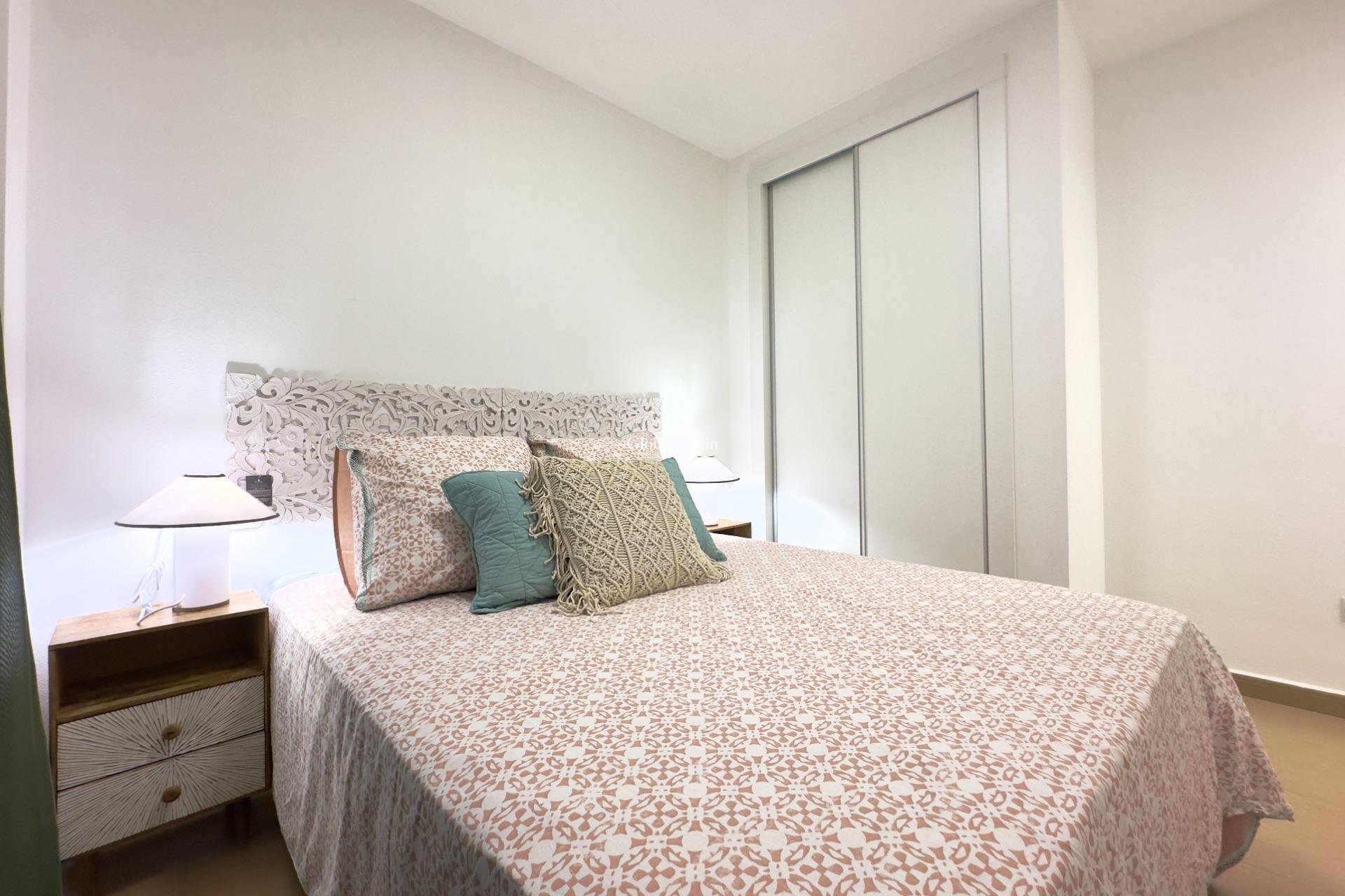 Revente - APPARTEMENT -
TORREVIEJA - Acequion