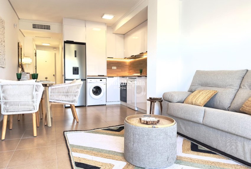 Revente - APPARTEMENT -
TORREVIEJA - Acequion