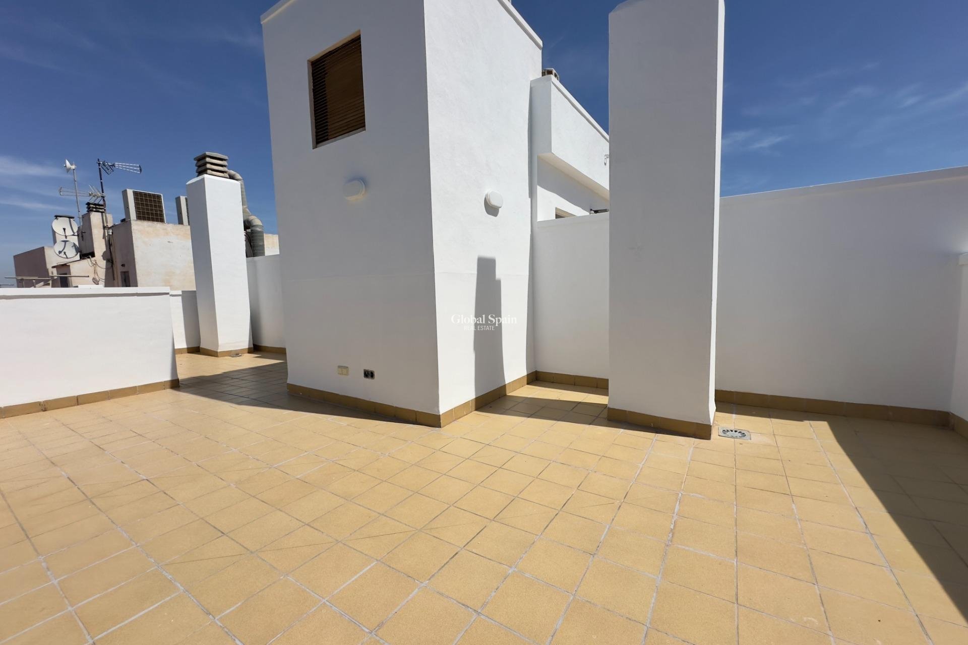 Revente - APPARTEMENT -
TORREVIEJA - Acequion
