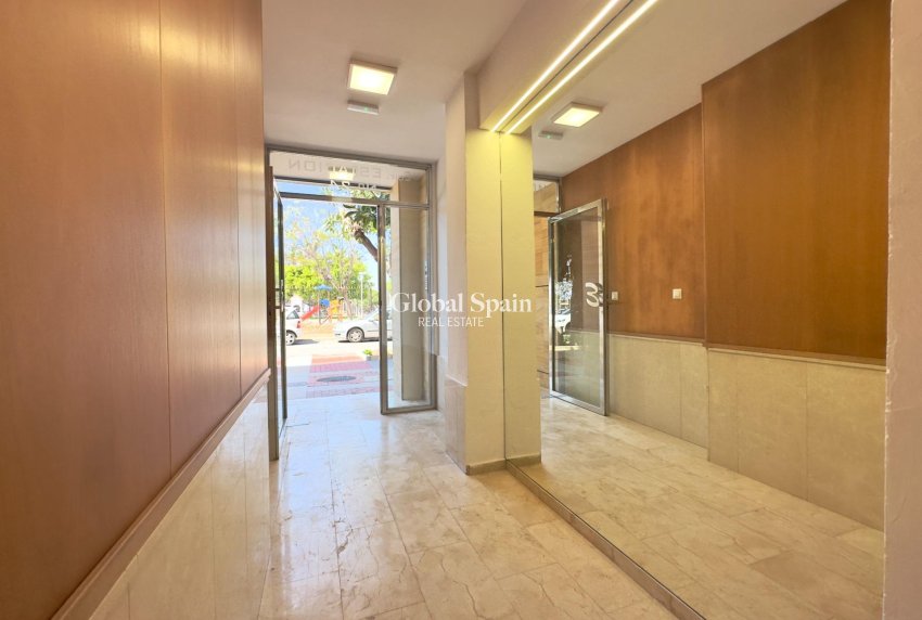 Revente - APPARTEMENT -
TORREVIEJA - Acequion