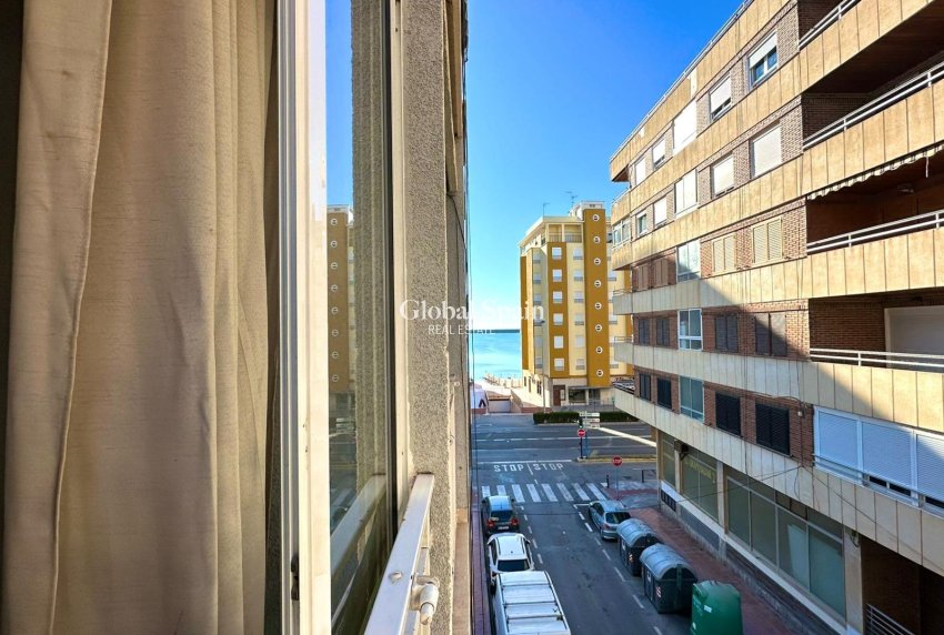 Revente - APPARTEMENT -
TORREVIEJA - Acequion