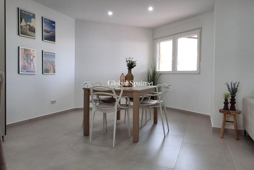 Revente - APPARTEMENT -
TORREVIEJA - Acequion