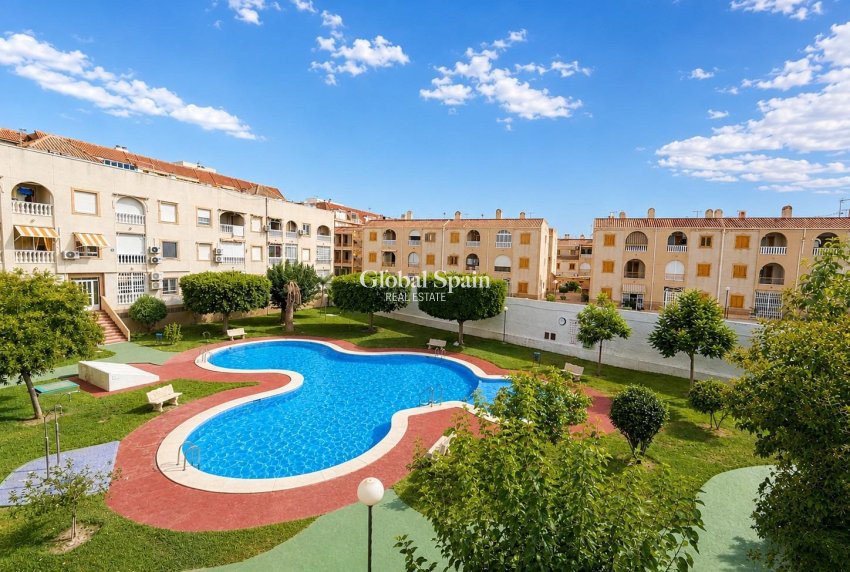 Revente - APPARTEMENT -
TORREVIEJA - Acequion