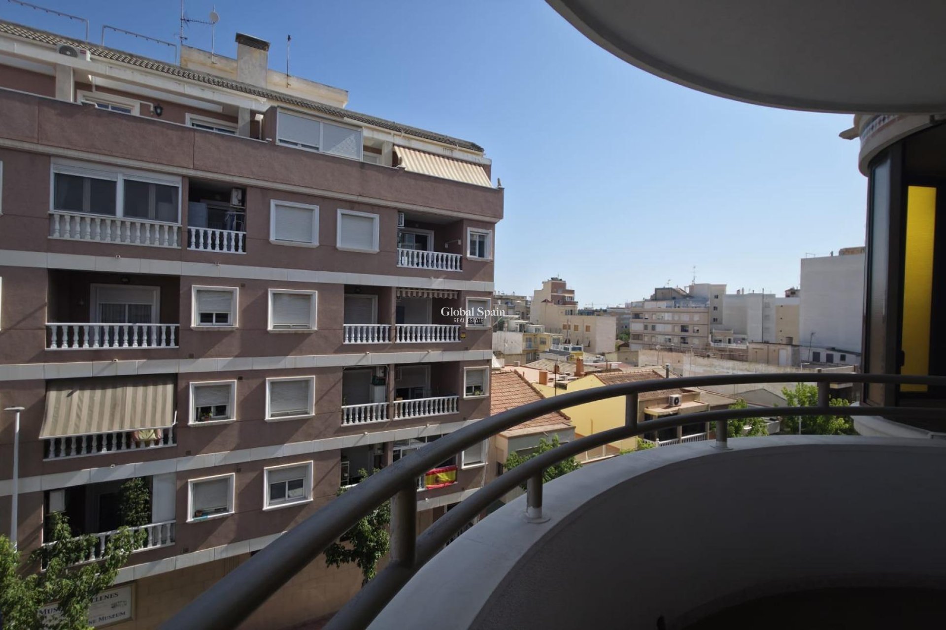 Revente - APPARTEMENT -
TORREVIEJA - Acequion