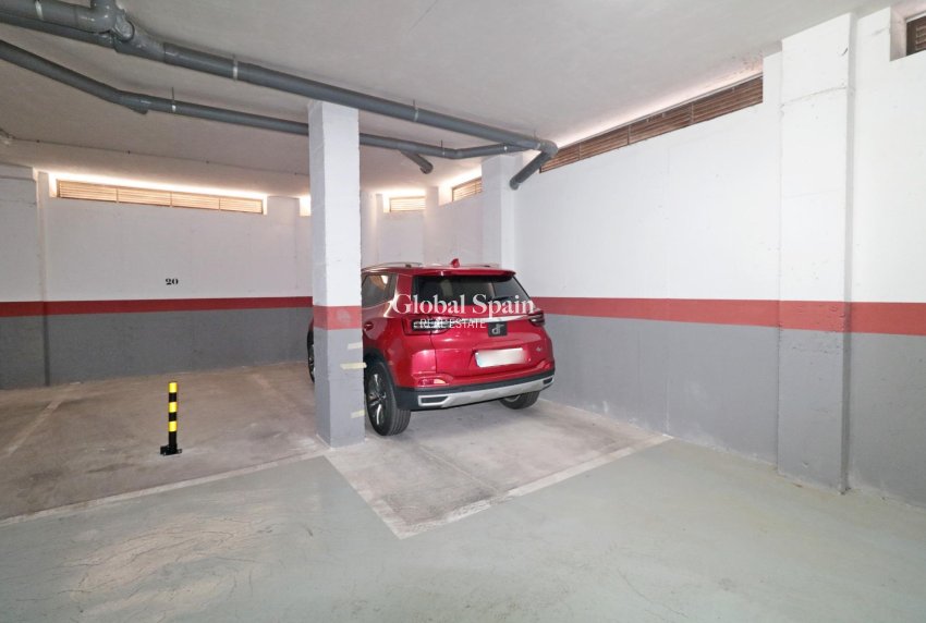 Revente - APPARTEMENT -
TORREVIEJA - Acequion