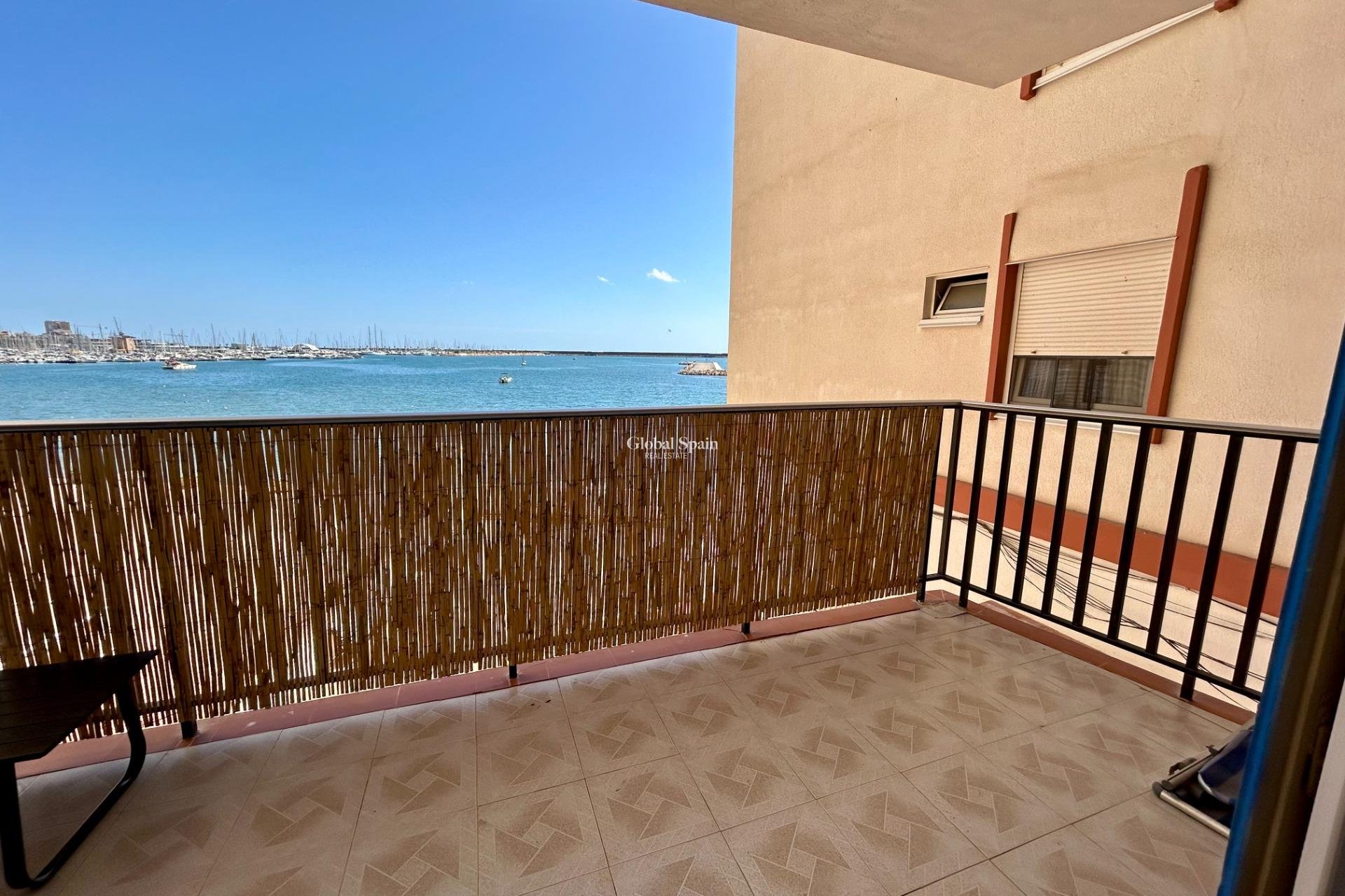 Revente - APPARTEMENT -
TORREVIEJA - Acequion