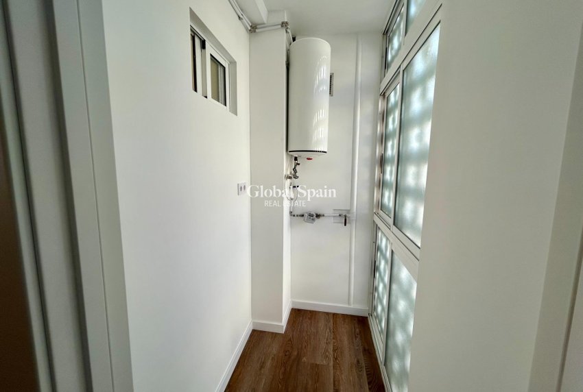 Revente - APPARTEMENT -
TORREVIEJA - Acequion