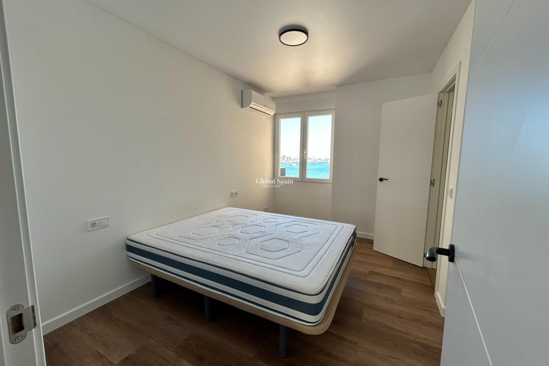 Revente - APPARTEMENT -
TORREVIEJA - Acequion