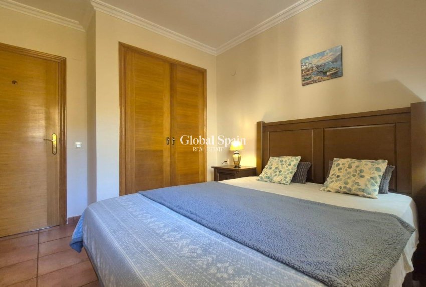 Revente - APPARTEMENT -
TORREVIEJA - Acequion