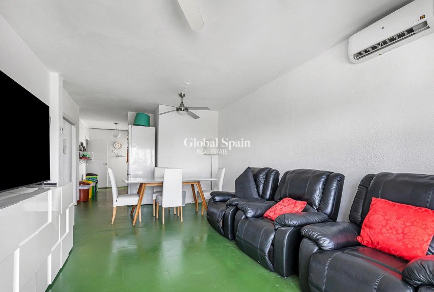 Revente - APPARTEMENT -
TORREVIEJA - Acequion