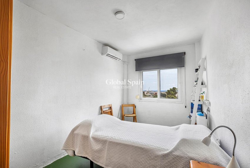 Revente - APPARTEMENT -
TORREVIEJA - Acequion