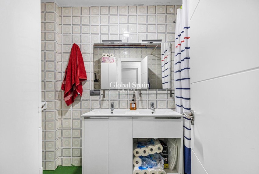 Revente - APPARTEMENT -
TORREVIEJA - Acequion