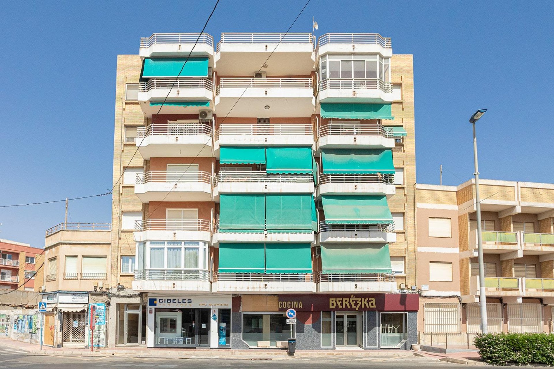 Revente - APPARTEMENT -
TORREVIEJA - Acequion